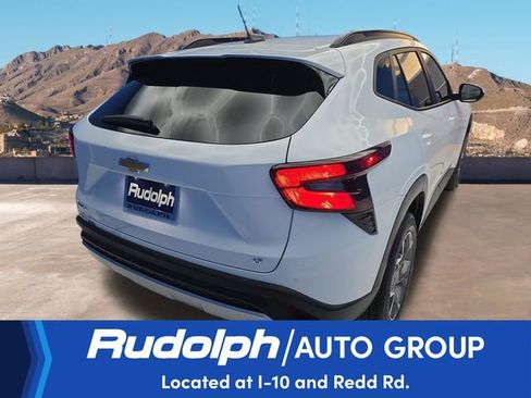 Used 2025 Chevrolet Trax LT w/ LT Convenience Package FWD image 5