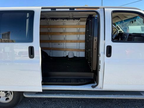 Used 2019 Chevrolet Express 2500 w/ Driver Convenience Package image 14