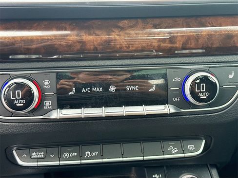 Used 2018 Audi Q5 2.0T Premium w/ Convenience Package image 16