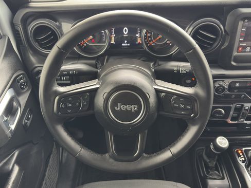 Certified 2022 Jeep Gladiator Sport image 16