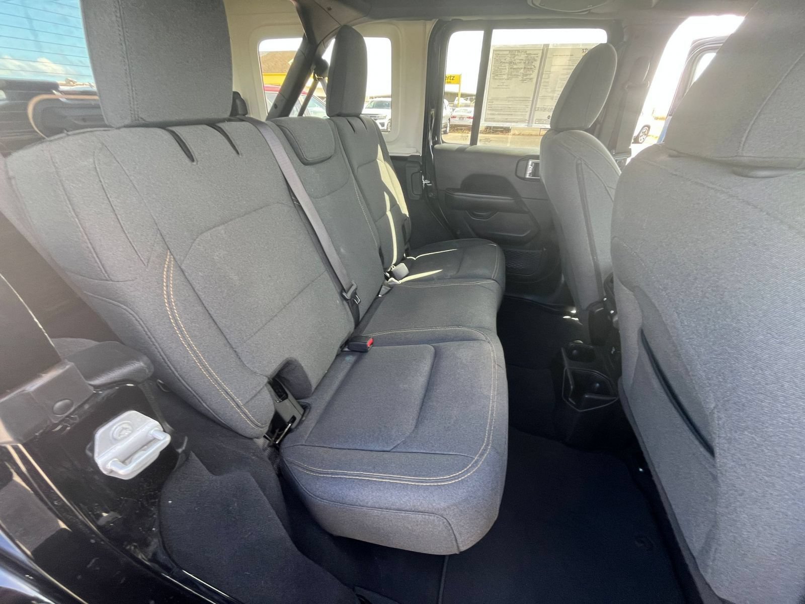 Used 2025 Jeep Wrangler Unlimited Sahara AWD/4WD image 37