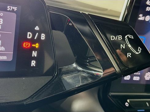 Used 2023 Volkswagen ID.4 Standard image 18