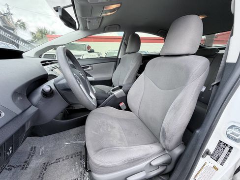 Used 2014 Toyota Prius Two FWD image 13