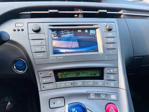Used 2012 Toyota Prius Three FWD image 12