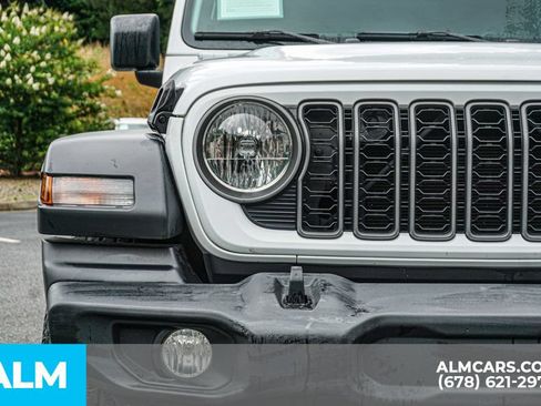Used 2025 Jeep Wrangler Unlimited Sport AWD/4WD image 12
