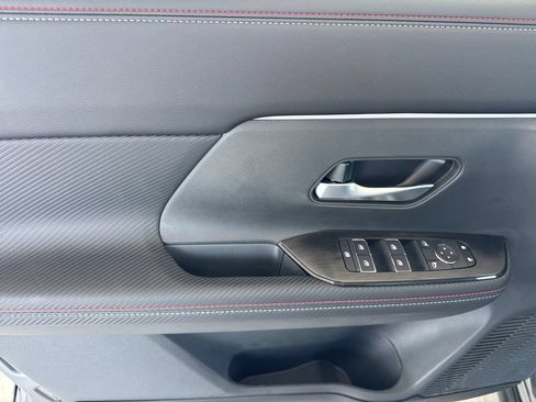 New 2026 Nissan Kicks SR w/ SR Premium Package FWD image 13