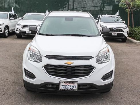 Used 2017 Chevrolet Equinox LS FWD image 2