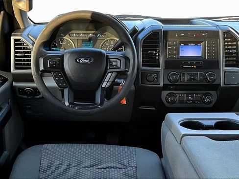 Used 2018 Ford F150 XLT image 5