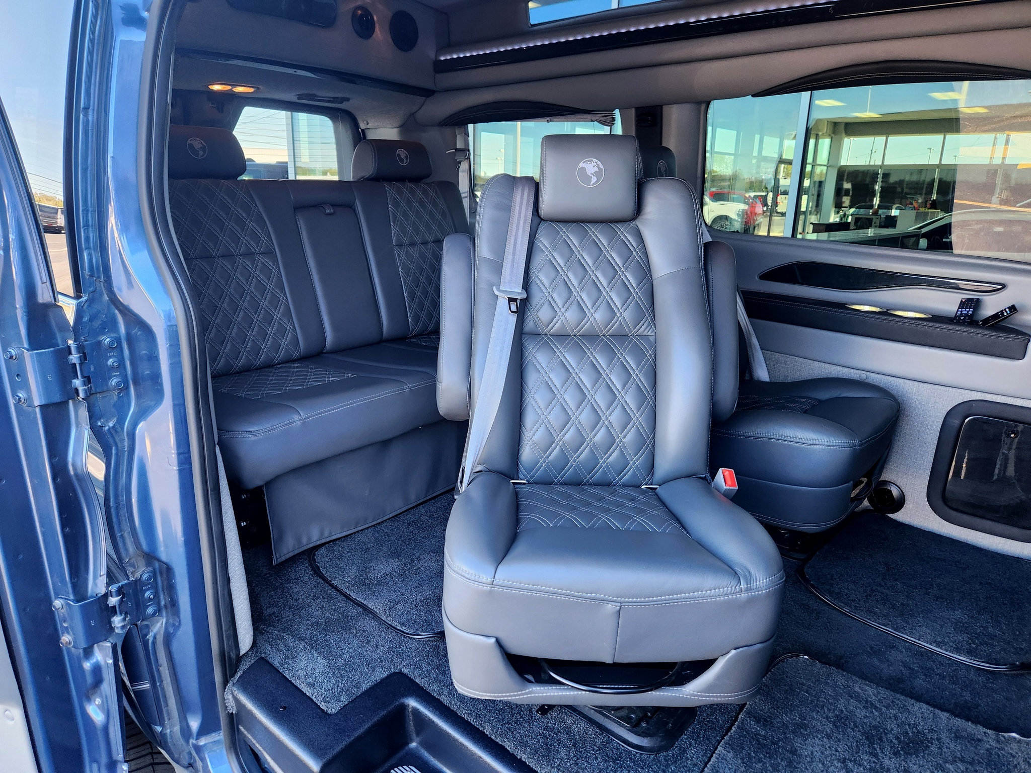 Used 2023 Ford Transit 150 Low Roof AWD image 7