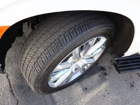 Certified 2024 Chevrolet Suburban High Country w/ Premium Package image 45