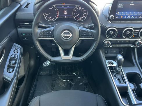 Used 2024 Nissan Sentra SV FWD image 15