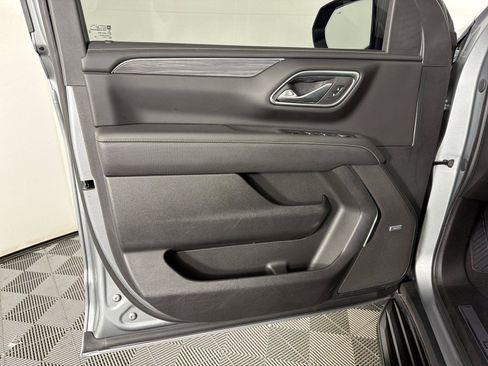 Used 2023 GMC Yukon XL SLT w/ SLT Luxury Package RWD image 8