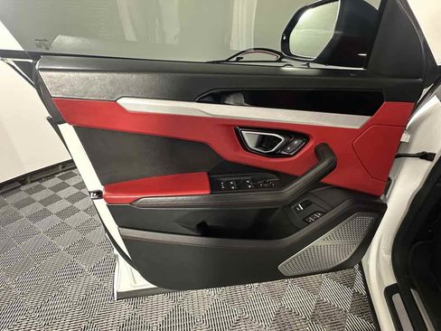 Used 2019 Lamborghini Urus image 15