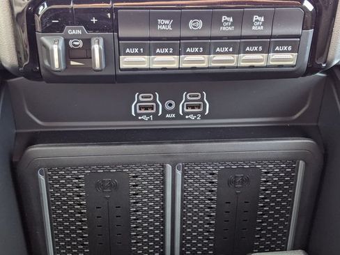 New 2026 RAM 3500 Big Horn AWD/4WD image 15