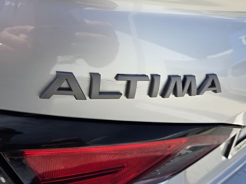 Used 2024 Nissan Altima 2.5 SR FWD image 30