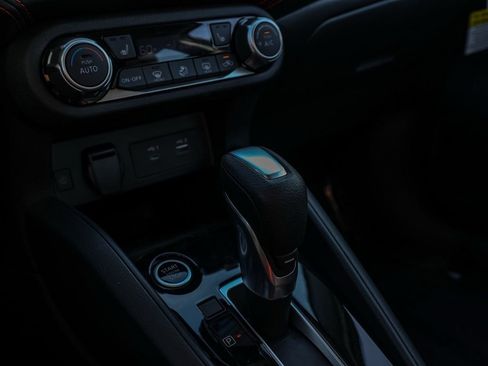 New 2025 Nissan Versa SR image 30