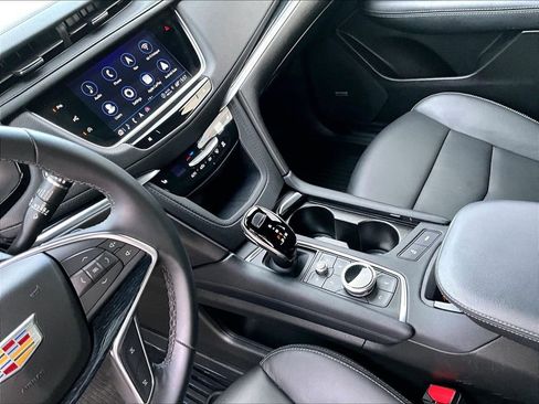 Used 2025 Cadillac XT5 Premium Luxury w/ Technology Package FWD image 17