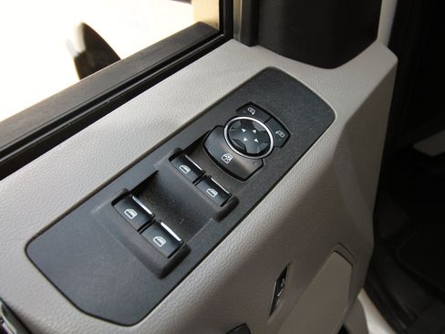 Used 2017 Ford F250 XLT AWD/4WD image 20