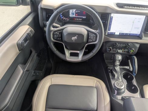 Used 2024 Ford Bronco Wildtrak image 17
