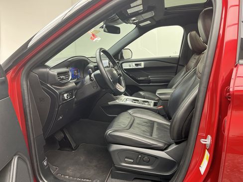 Certified 2023 Ford Explorer Platinum w/ Equipment Group 601A image 3