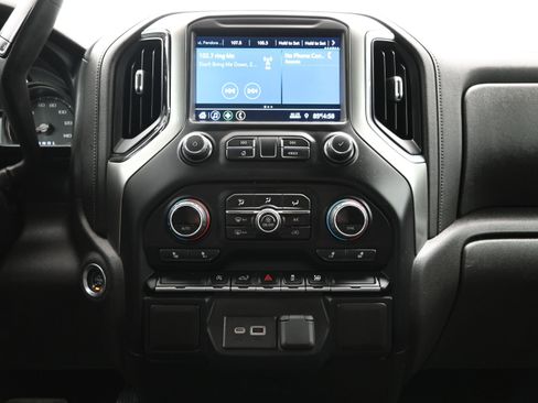 Used 2021 Chevrolet Silverado 1500 LT image 17