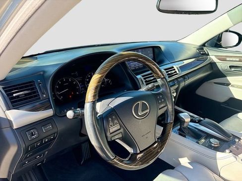 Used 2015 Lexus LS 460 image 25
