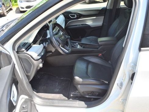 Used 2022 Jeep Compass Limited AWD/4WD image 17