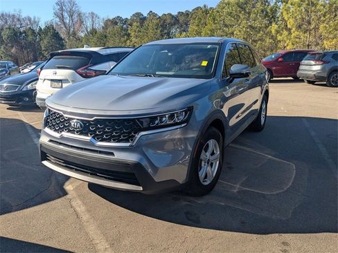 Used 2021 Kia Sorento LX image 5