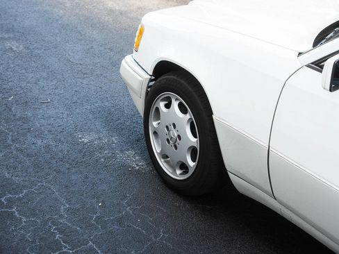 Used 1995 Mercedes-Benz E 320 Convertible image 11