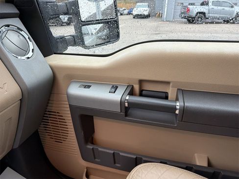 Used 2014 Ford F250 Lariat w/ Lariat Ultimate Package image 26
