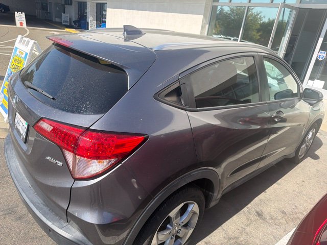Used 2017 Honda HR-V EX-L image 3