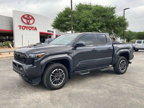 Used 2024 Toyota Tacoma TRD Sport image 1