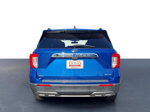 Used 2022 Ford Explorer XLT w/ Equipment Group 202A image 8