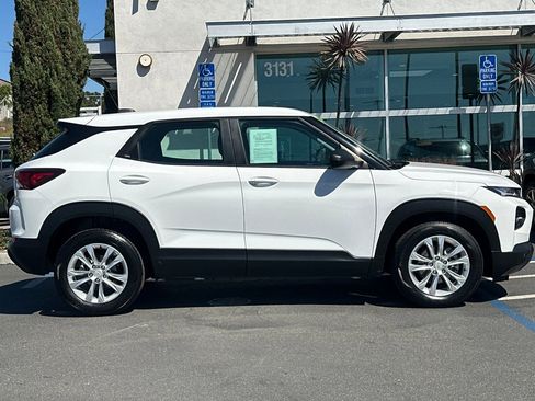 Used 2021 Chevrolet TrailBlazer LS w/ LPO, Blackout Package image 3