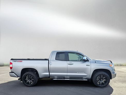 Used 2016 Toyota Tundra Limited w/ Limited Premium Package AWD/4WD image 6