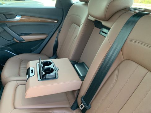 Certified 2022 Audi Q5 2.0T Premium w/ Convenience Package AWD/4WD image 19