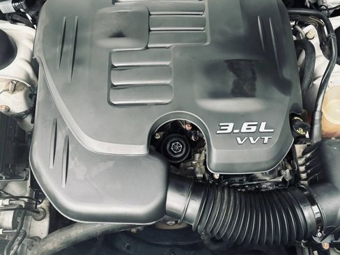 Used 2016 Dodge Charger SXT AWD/4WD image 3