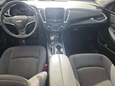 Used 2025 Chevrolet Malibu LT image 18