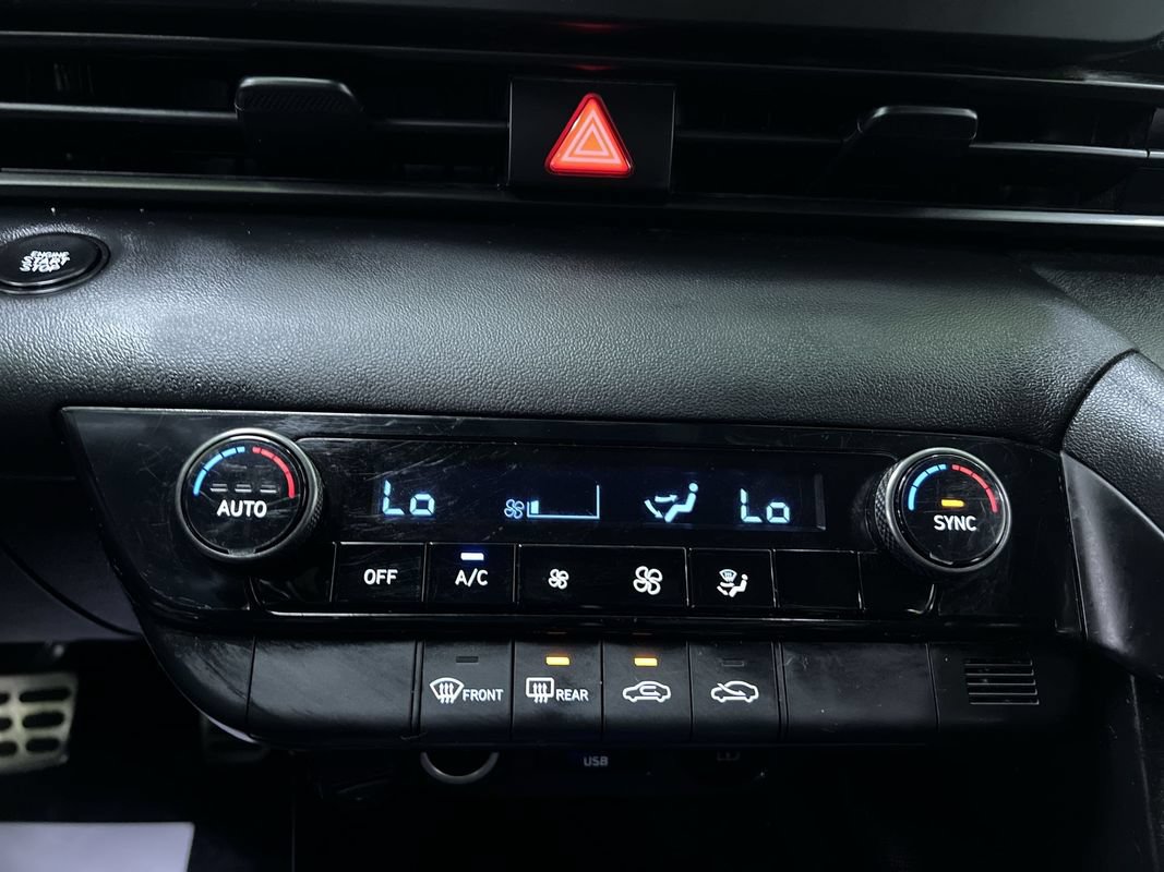 Used 2025 Hyundai Elantra SEL FWD image 22