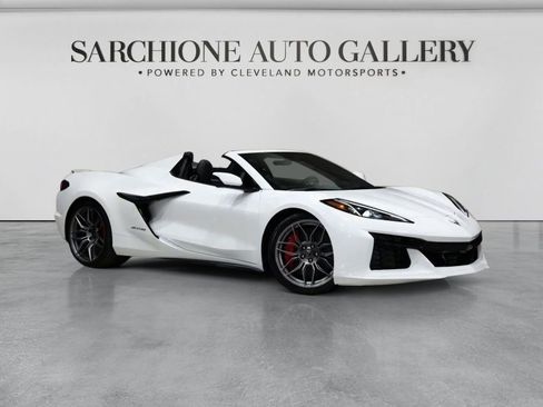 Used 2025 Chevrolet Corvette Z06 RWD image 1