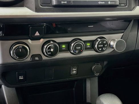 Used 2017 Toyota Tacoma SR5 w/ Tow Package AWD/4WD image 19