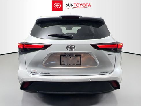 New 2026 Toyota Highlander Limited image 5