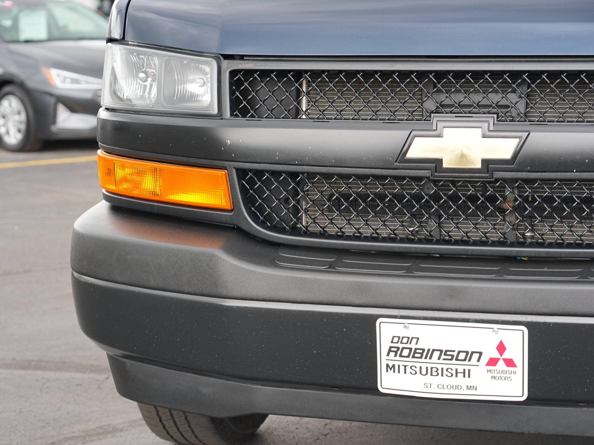 Used 2019 Chevrolet Express 2500 w/ Communications Package RWD image 10