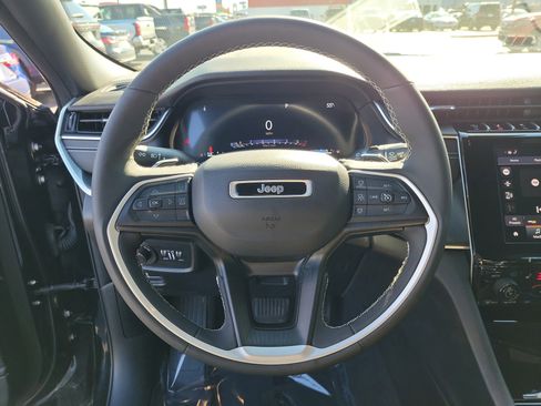 Used 2023 Jeep Grand Cherokee L Laredo AWD/4WD image 21