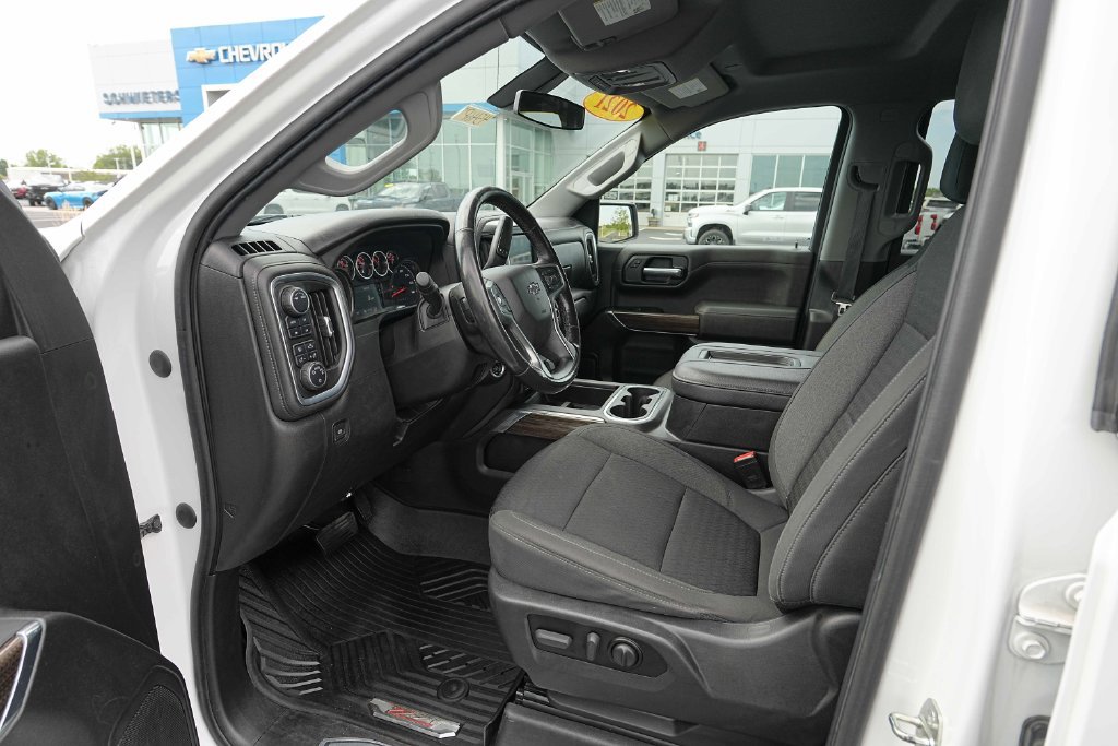 Used 2021 Chevrolet Silverado 1500 LT Trail Boss w/ Bed Protection Package AWD/4WD image 18