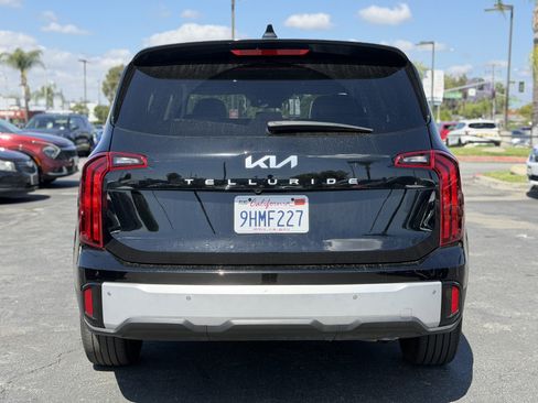 Used 2024 Kia Telluride LX FWD image 6
