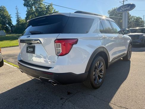 Used 2023 Ford Explorer XLT w/ Equipment Group 202A AWD/4WD image 5