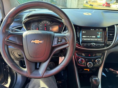 Used 2017 Chevrolet Trax LS image 18