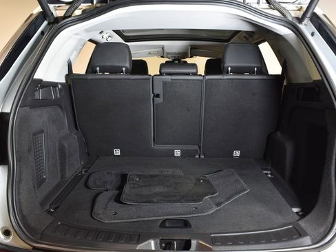 Used 2019 Land Rover Discovery Sport HSE image 28