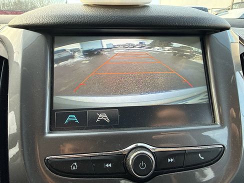 Used 2017 Chevrolet Cruze LT image 11